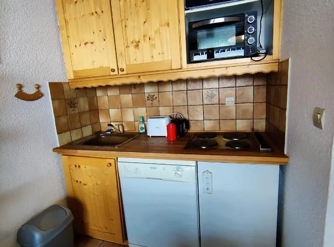 Ski-in Ski-out 52 * فال تورُن